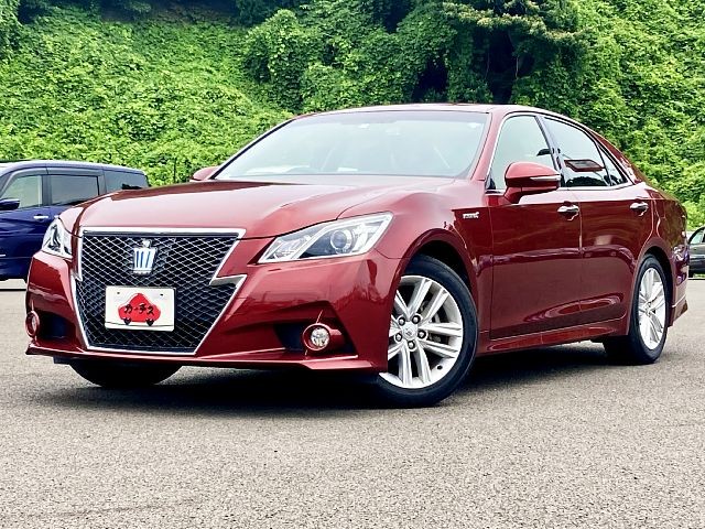 Toyota crown hybrid 2013