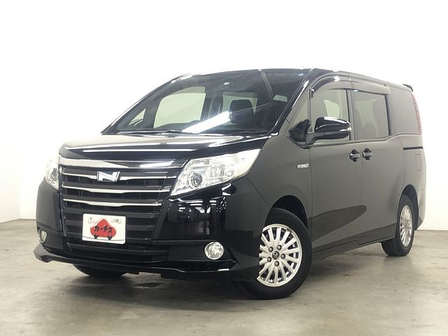 Toyota Noah Hybrid 2015