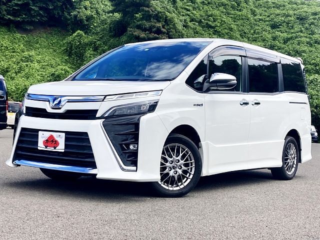 Toyota voxy hybrid 2018