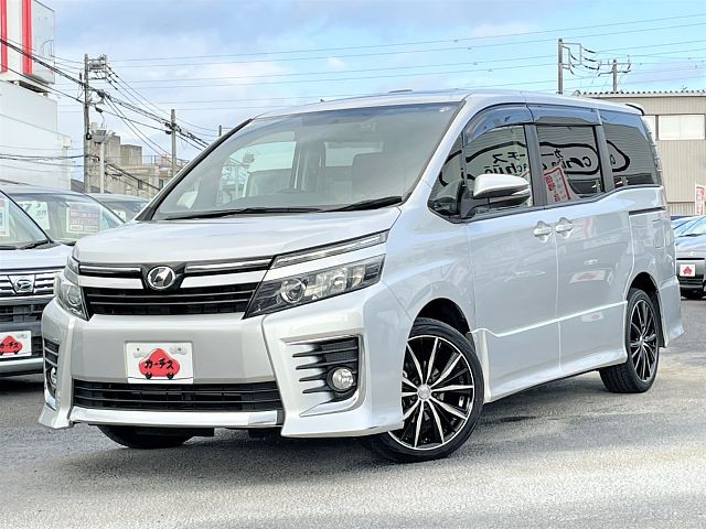 Toyota Voxy 2014