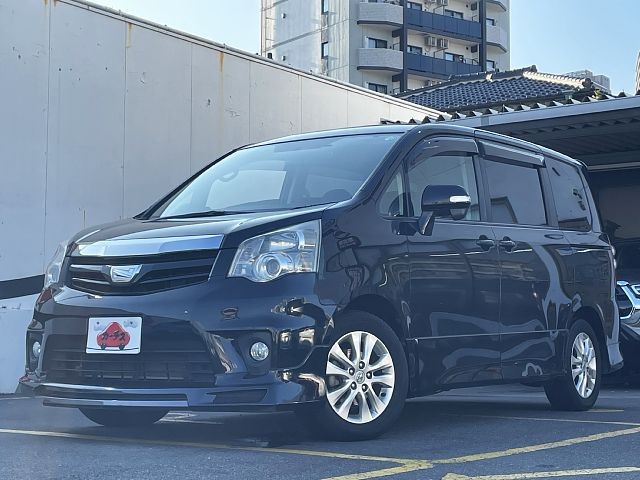 Toyota Noah 2013