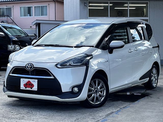 Toyota sienta hybrid 2017