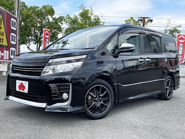 Toyota Voxy 2015