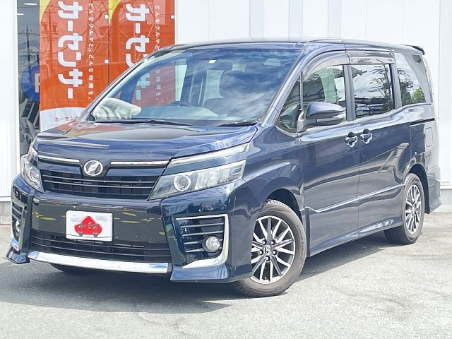 Toyota Voxy 2014