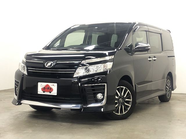 Toyota Voxy 2015